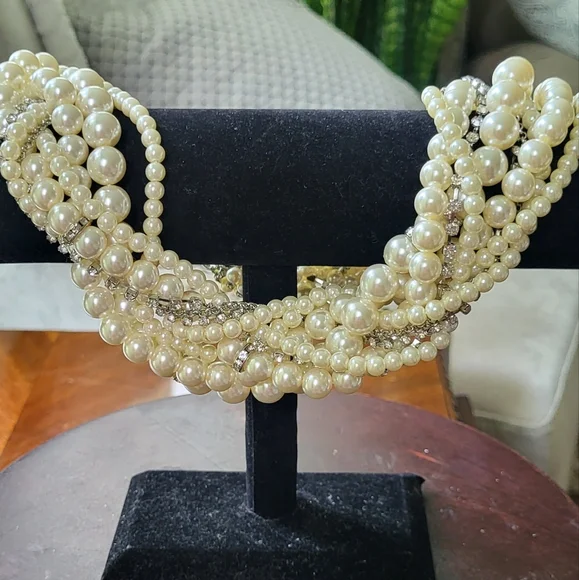 Vintage Cream and Silver Multi-Strand Necklace - Picture 6 of 15